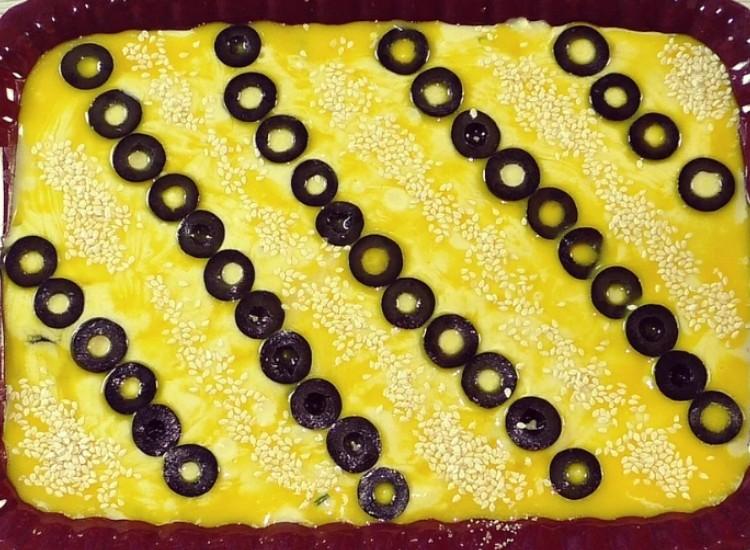 Заливний пиріг з рибною консервою, замість пиріжків: готую часто, тільки міняю начинку