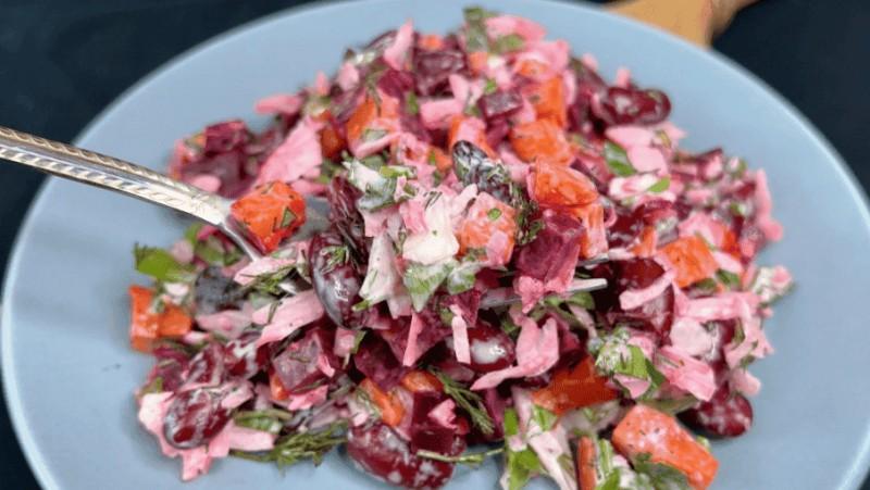 Дуже смачний салат з квасолею без м’яса та сиру