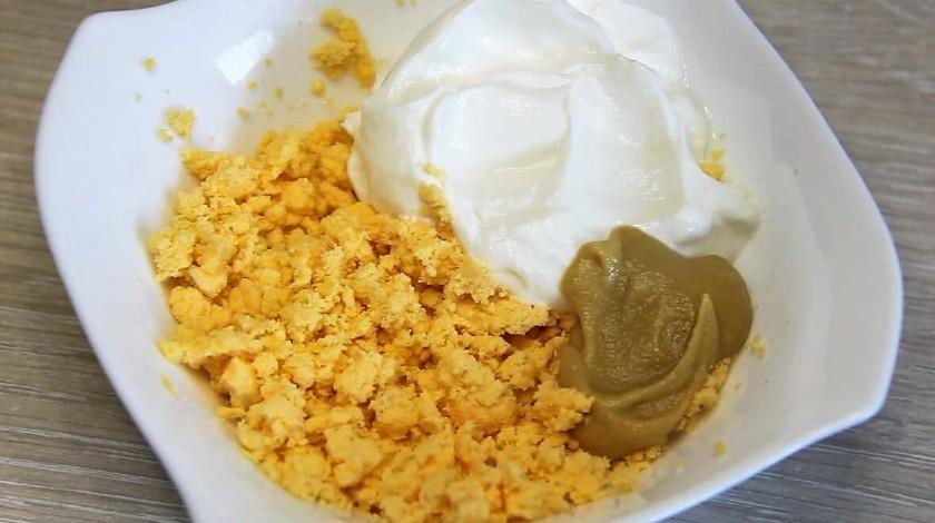 Готуємо легкий і свіжий салат “Весняний” з капусти з оригінальною і смачною заправкою