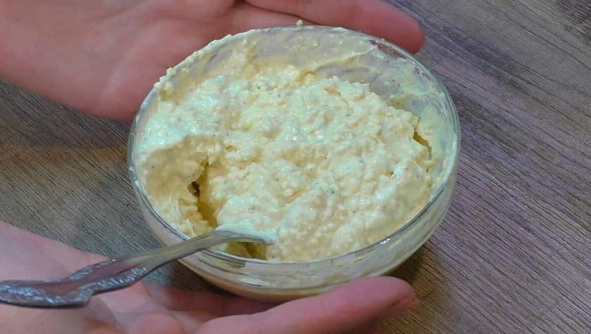 Простий і смачний салат з незвичайною заправкою