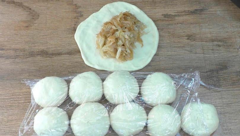 Найсмачніші пиріжки з капустою: мій улюблений рецепт на кефірі