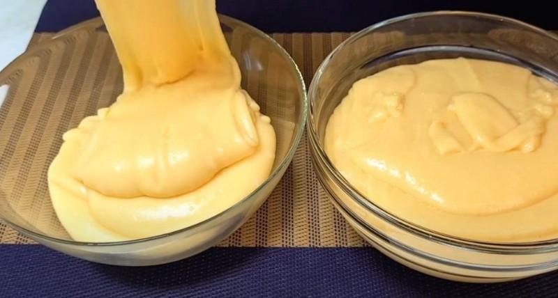 Пишний, м’якенький і просочений пиріг, з будь-яким варенням