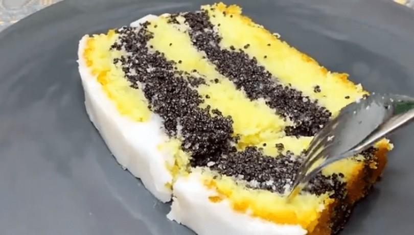 Лимонний кекс з маковою начинкою: неймовірно смачна випічка до чаю