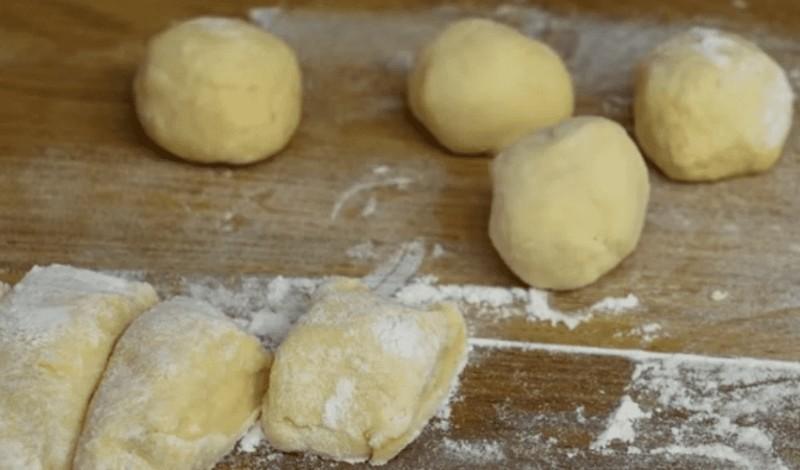 Прості та неймовірно смачні сирні кульки в пудрі