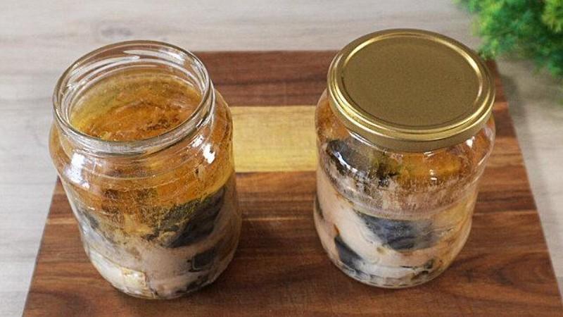 Найсмачніша консерва зі скумбрії: просто кладу рибку в банку