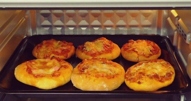 Улюблений перекус школяра: домашня “Міні піца”
