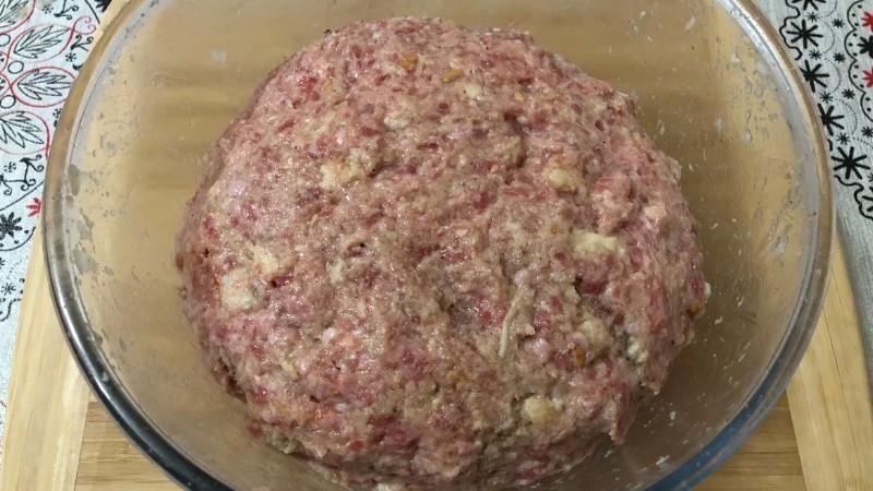 Соковиті котлети в духовці: один інгредієнт вирішує все