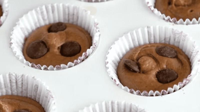 Швидкі шоколадні кекси з простих інгредієнтів