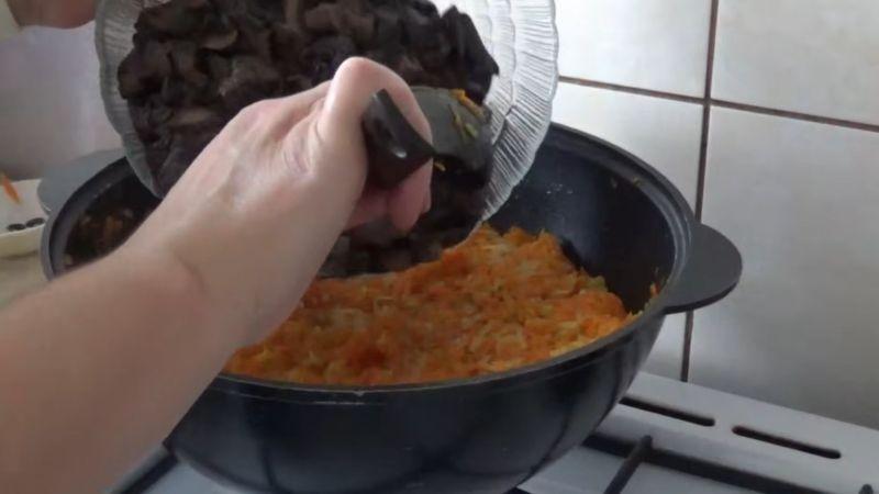 Солянка з грибами та овочами на зиму