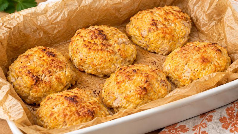 Курячі котлети з гарбузом у духовці та на сковороді
